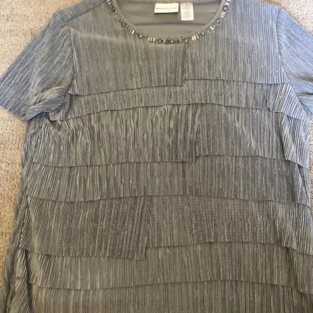 Alfred Dunner M Grey Dressy blouse sparkles!
